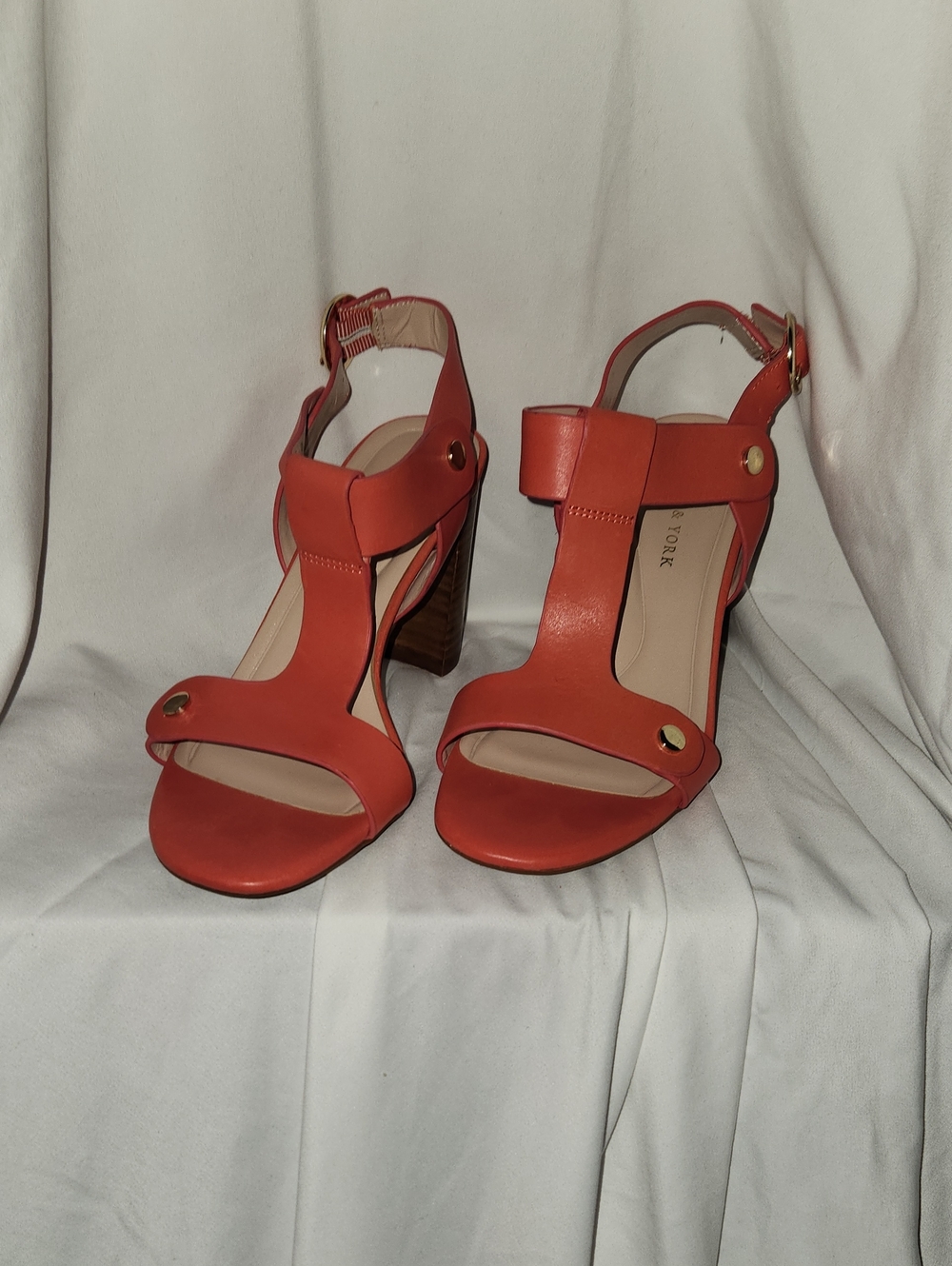 BNWB Preston & York Faye Coral Red T-Strap Block Heel Sandals Size 6.5